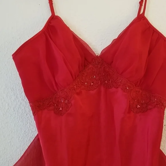 VICTORIAS SECRET Gold Label Vintage Satin Red Teddy Bodysuit Medium